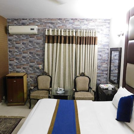 Hotel Tourist Inn Lahore Buitenkant foto
