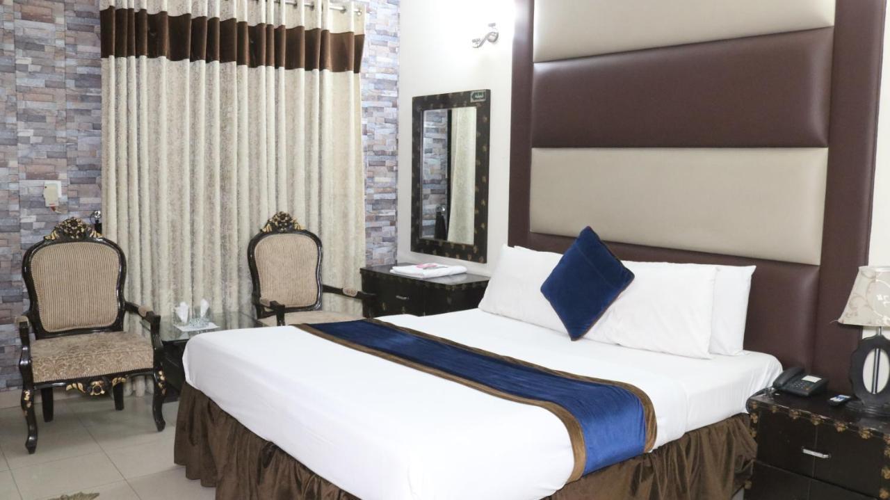 Hotel Tourist Inn Lahore Buitenkant foto