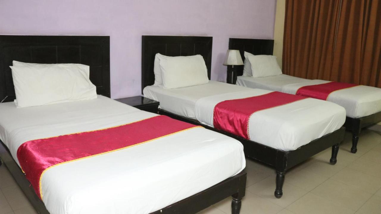 Hotel Tourist Inn Lahore Buitenkant foto