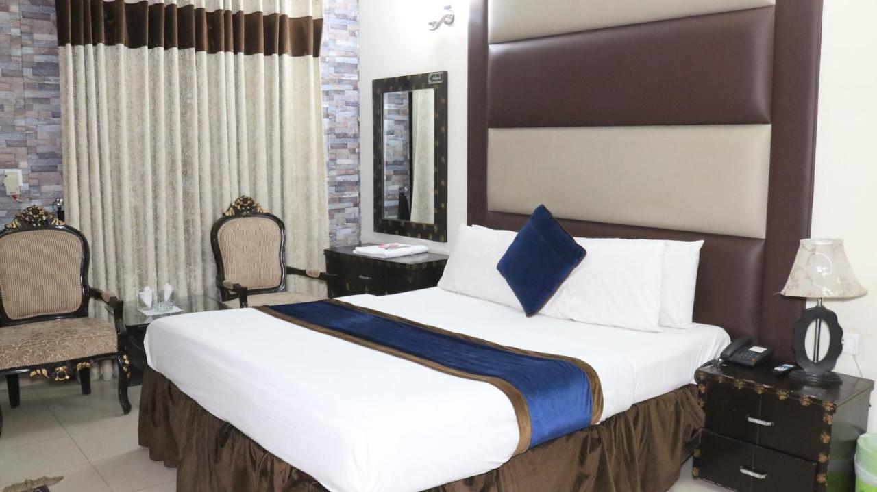 Hotel Tourist Inn Lahore Buitenkant foto