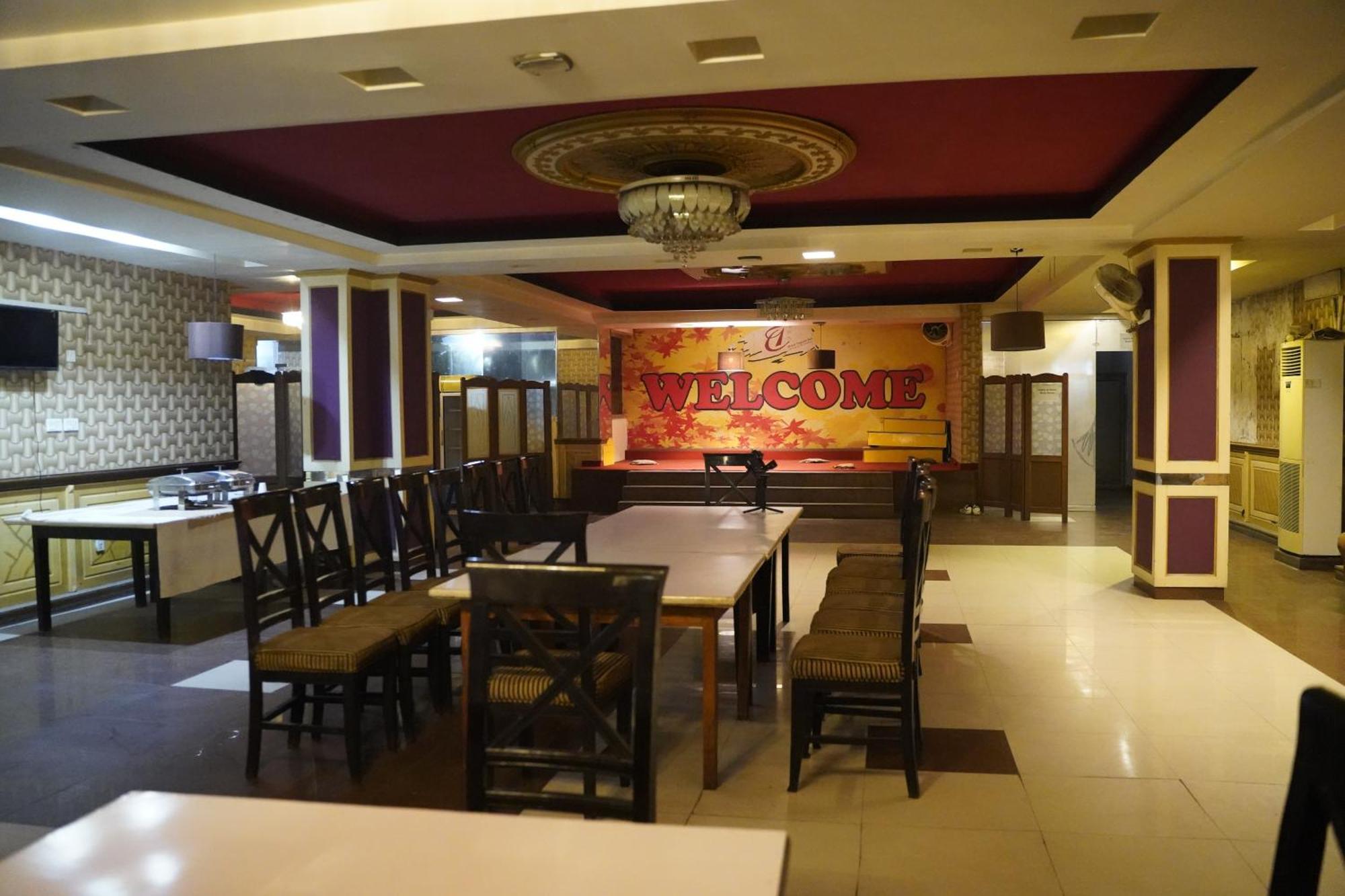 Hotel Tourist Inn Lahore Buitenkant foto