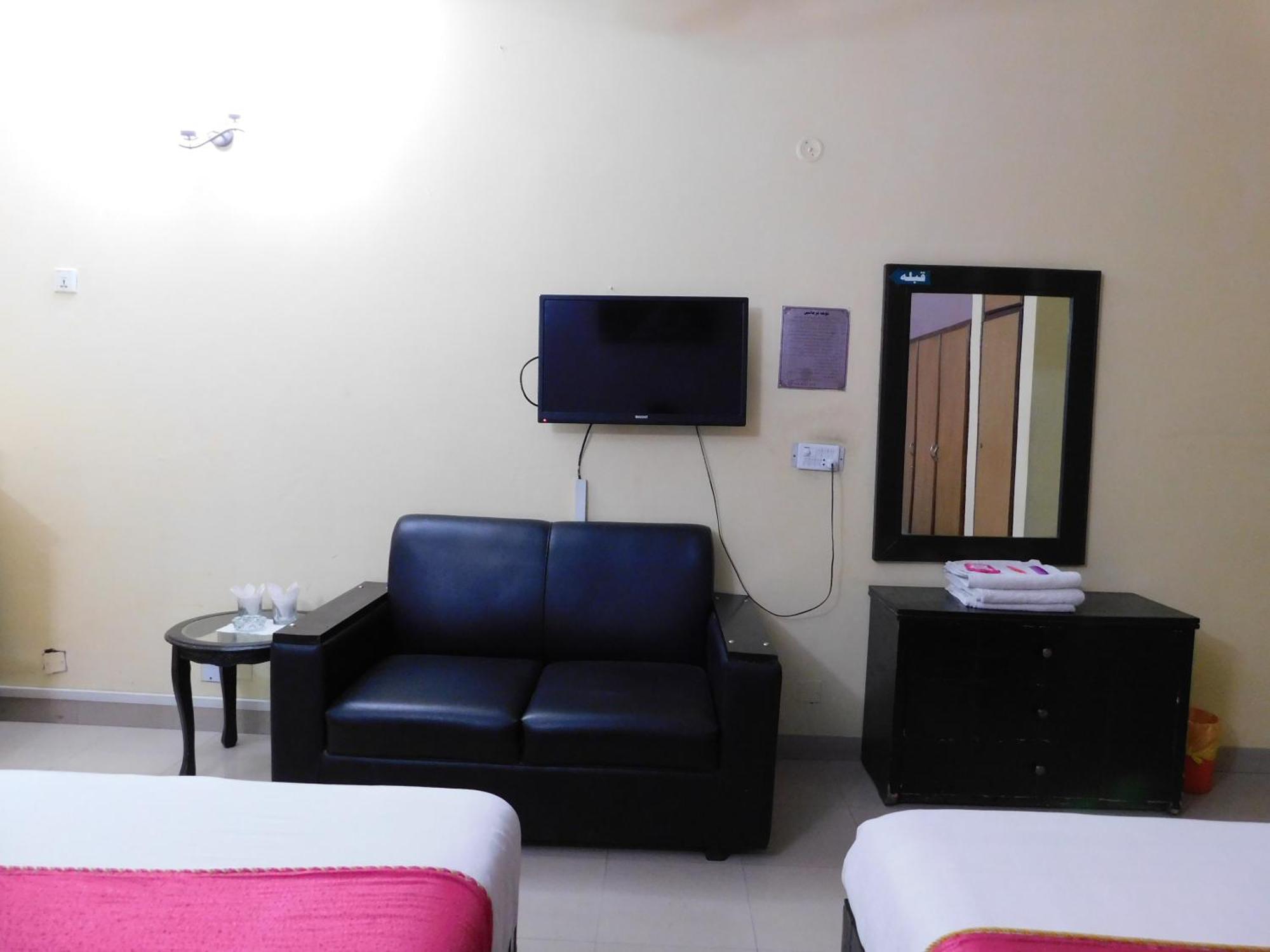 Hotel Tourist Inn Lahore Buitenkant foto