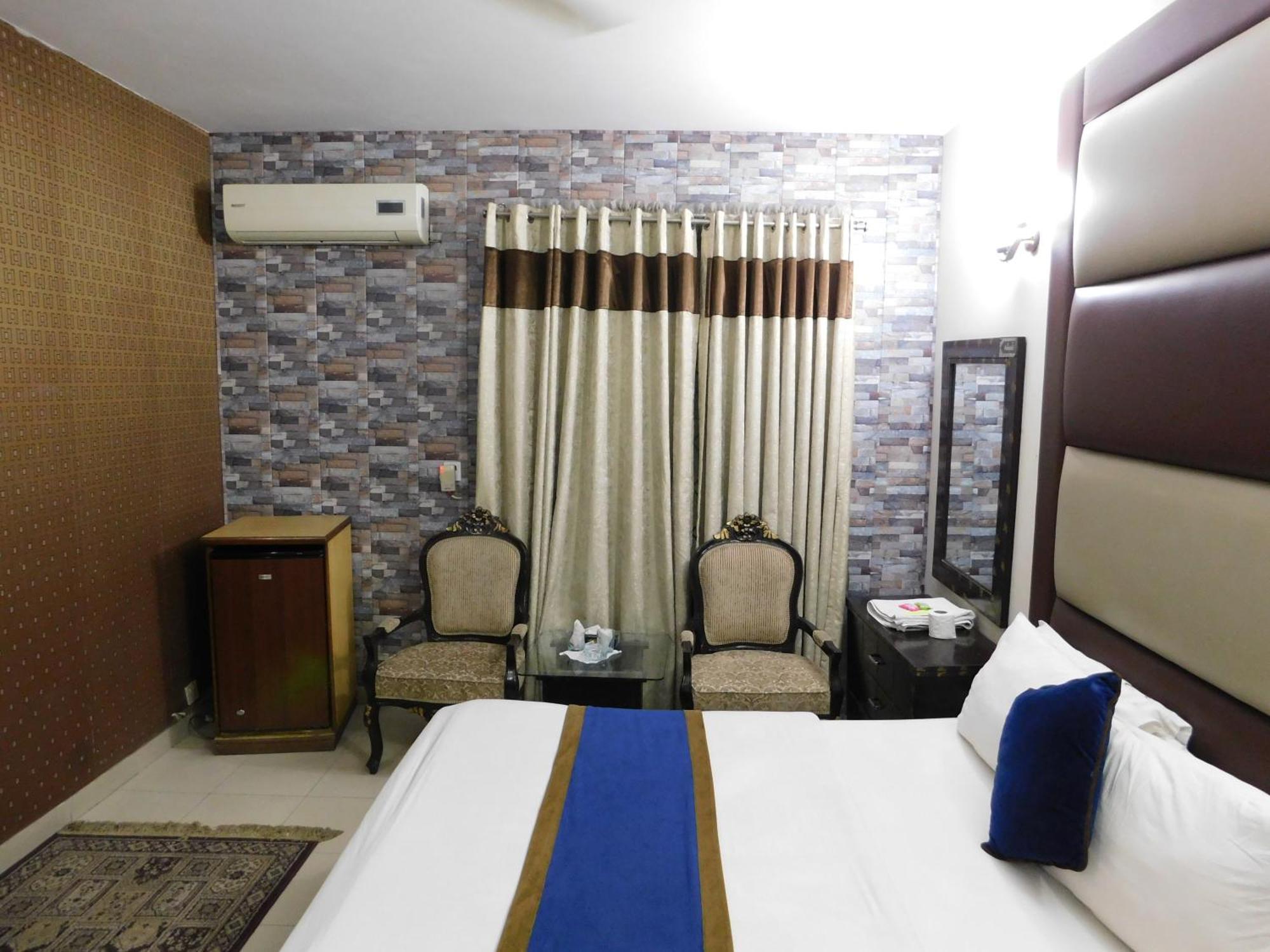 Hotel Tourist Inn Lahore Buitenkant foto