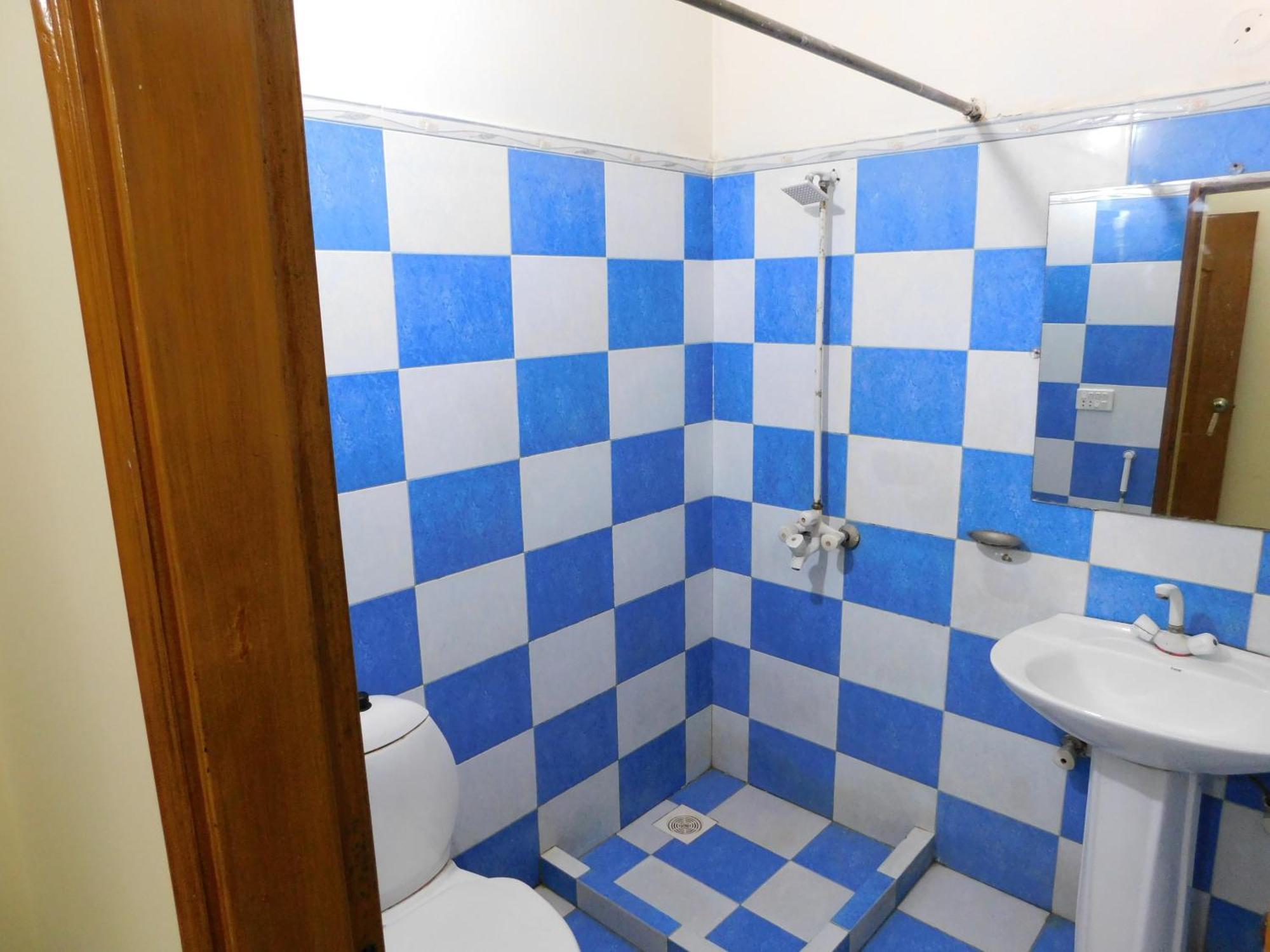 Hotel Tourist Inn Lahore Buitenkant foto
