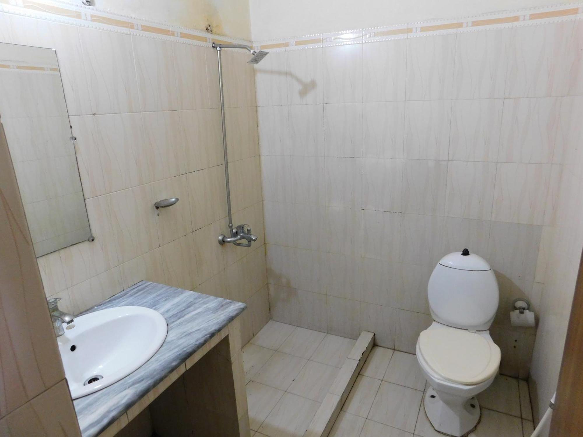 Hotel Tourist Inn Lahore Buitenkant foto