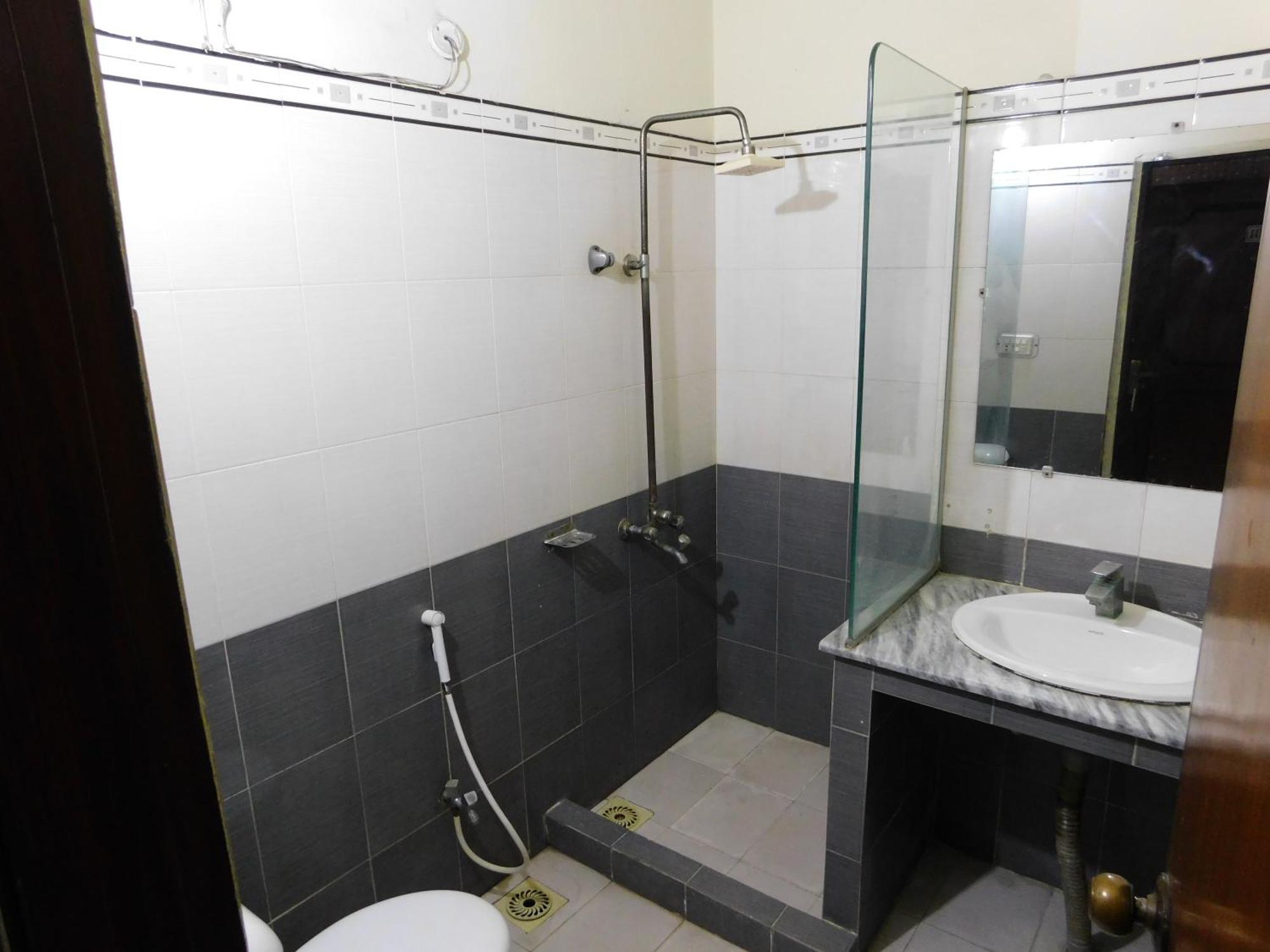 Hotel Tourist Inn Lahore Buitenkant foto