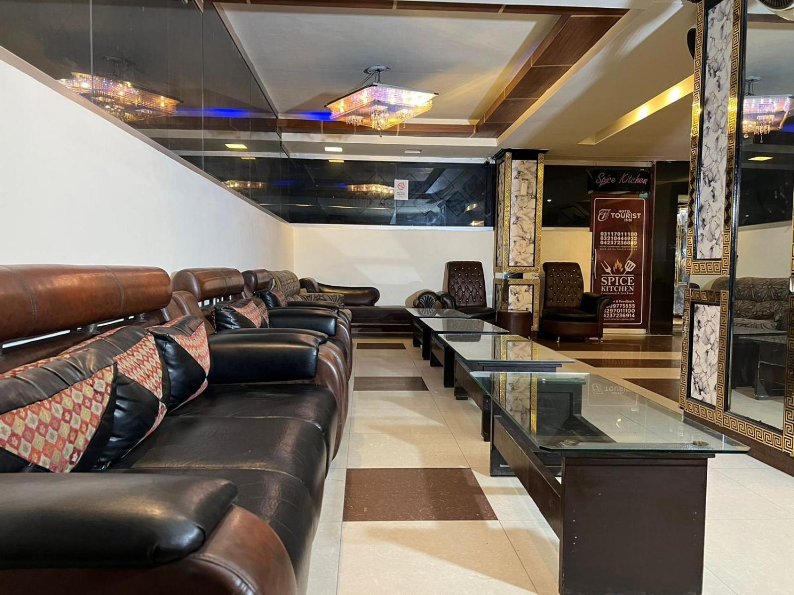Hotel Tourist Inn Lahore Buitenkant foto