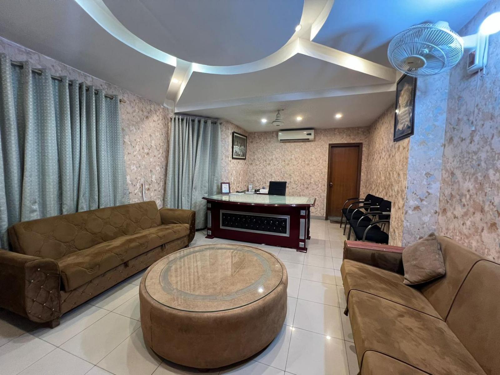 Hotel Tourist Inn Lahore Buitenkant foto