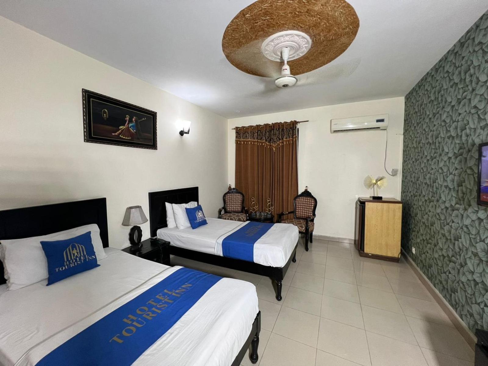 Hotel Tourist Inn Lahore Buitenkant foto