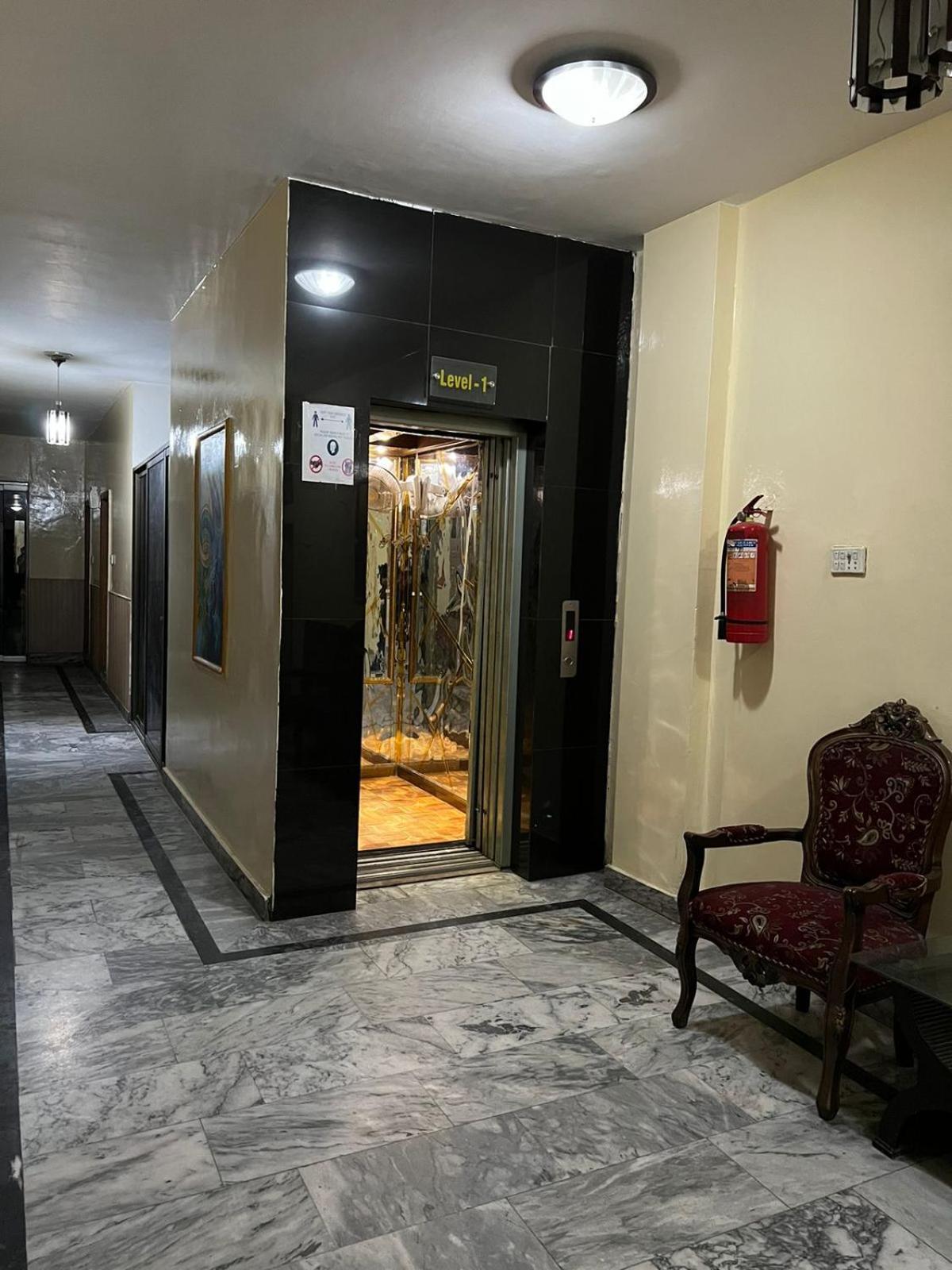 Hotel Tourist Inn Lahore Buitenkant foto