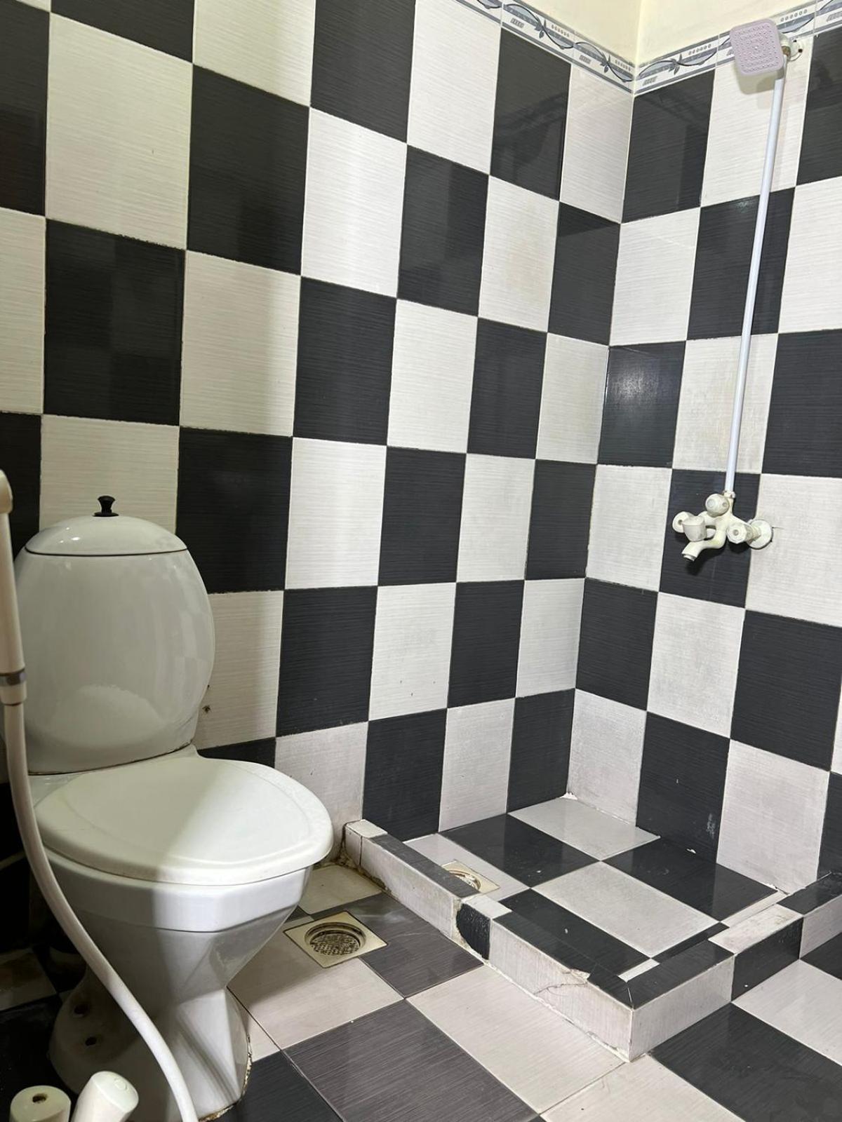 Hotel Tourist Inn Lahore Buitenkant foto